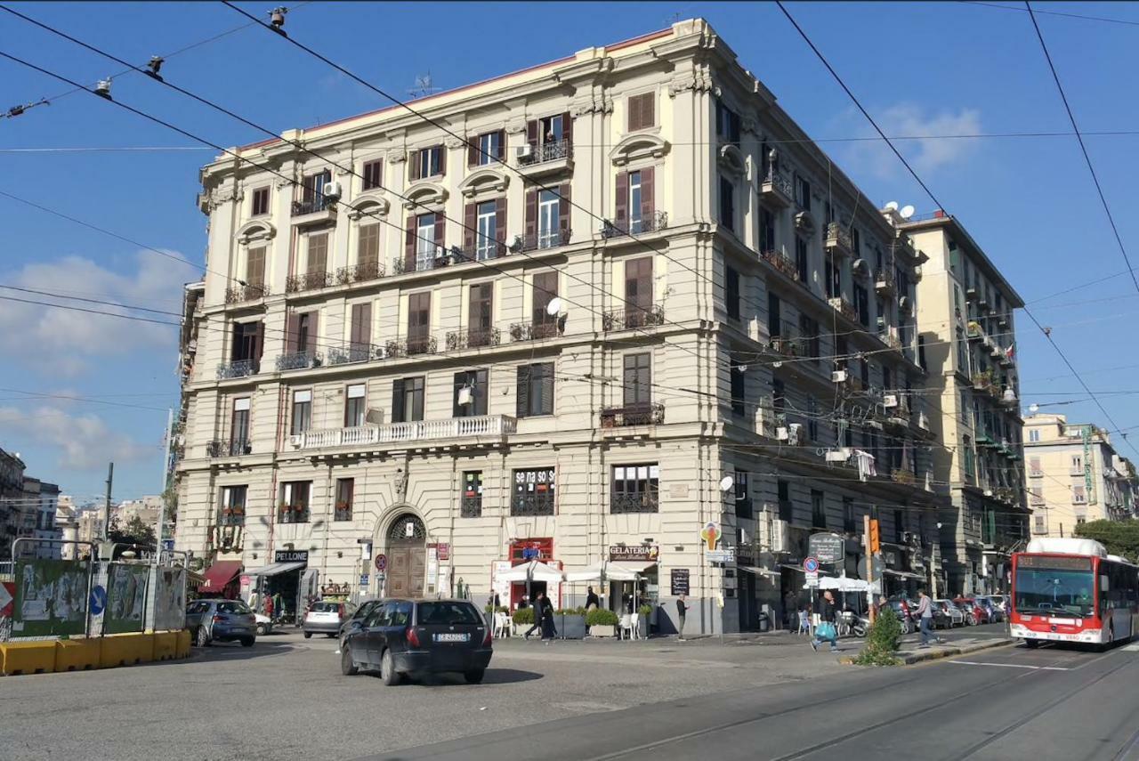Metronapoli Bed & Breakfast エクステリア 写真